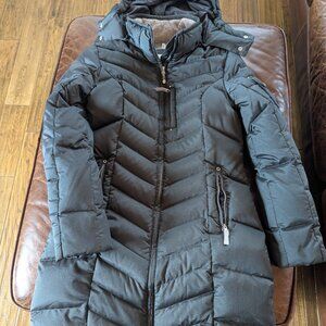 EDDIE BAUER Down, size MEDIUM, Long Quilted Sun Valley Parka, Faux Fur Hood Gray